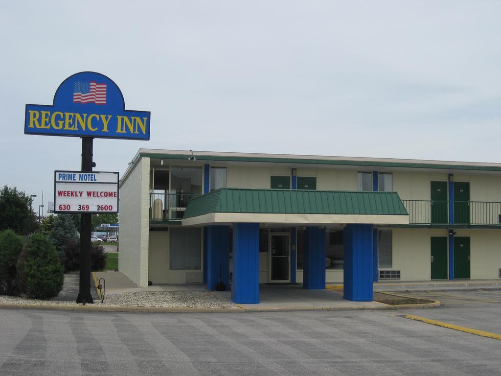 Regency Inn Of 内珀维尔 外观 照片