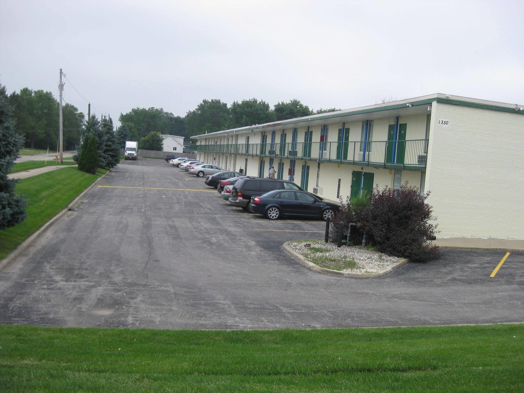 Regency Inn Of 内珀维尔 外观 照片