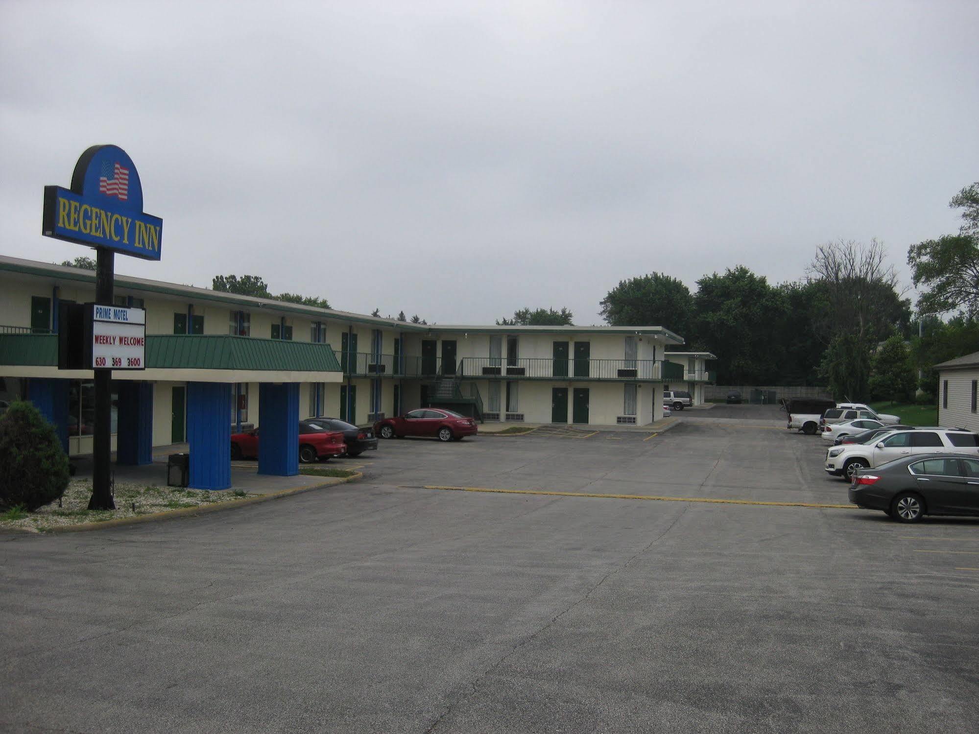 Regency Inn Of 内珀维尔 外观 照片